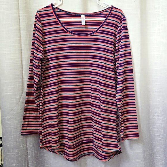 LULAROE TOP - Picture 1 of 8